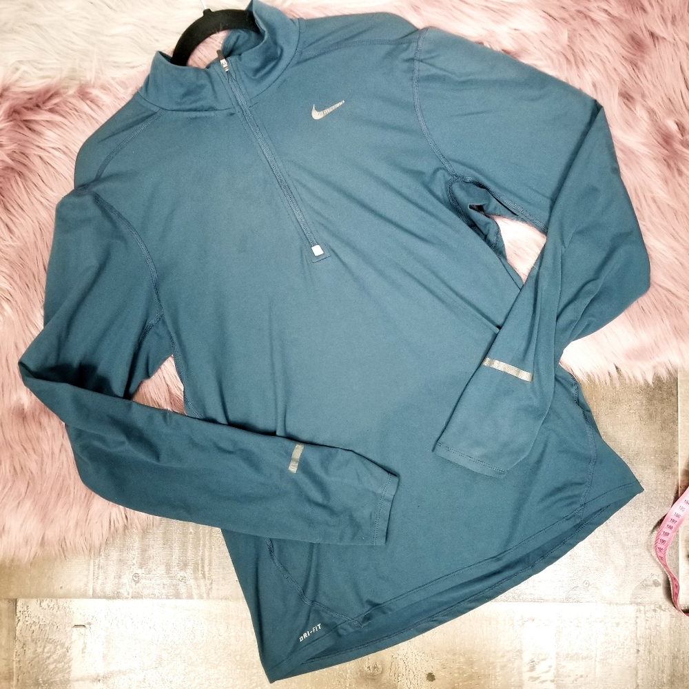 Nike pullover - Picture 1 of 7